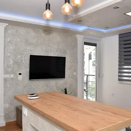 Ferona Apartment *
